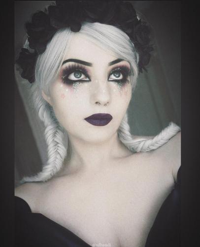 Model with white wig & gothic makeup